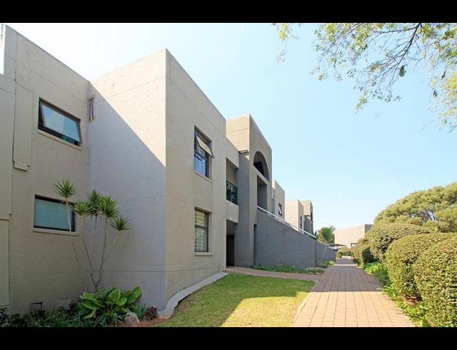2 BEDROOM TOWNHOUSE FOR SALE IN MARAIS STEYN PARK